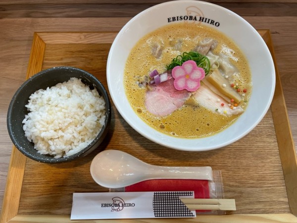 「ナマステ(雲呑TP)＋ライス」@えびそば 緋彩の写真