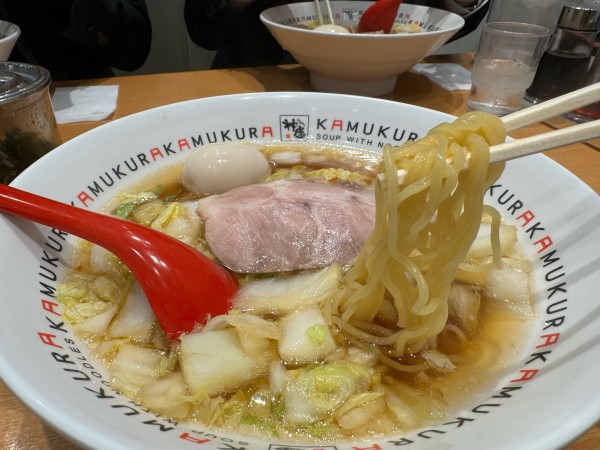 「煮玉子ラーメン950円」@どうとんぼり神座 ペリエ千葉店の写真