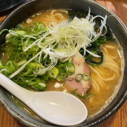 鎧らぁめん九条ネギ大盛固め1,070円