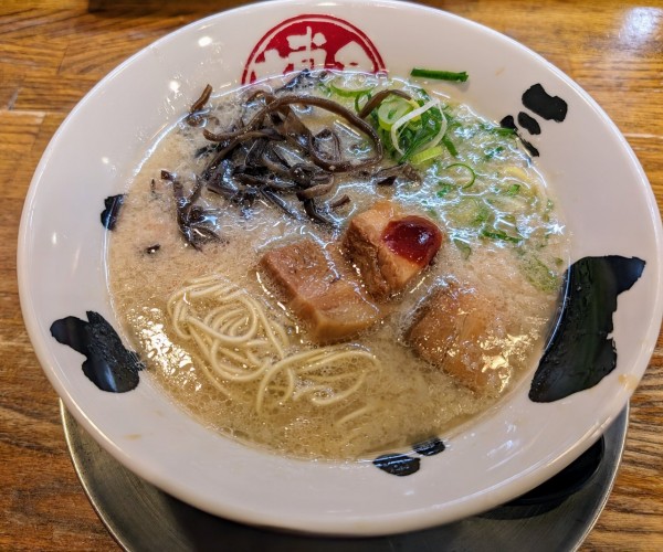 「博多とんこつラーメン790円」@博多とんこつラーメン三代目てらッちょ。の写真