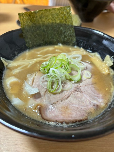 「醤油豚骨」@らー麺 鉄山靠 瀬田本店の写真