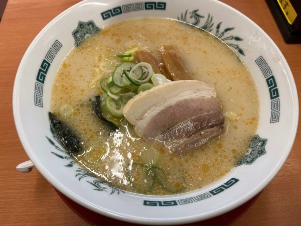 「大盛とんこつラーメン　550円」@日高屋 南浦和店の写真