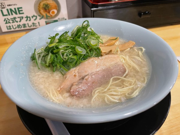 「京都拉麺 白¥850 替え玉¥150」@京都拉麺みつよしの写真
