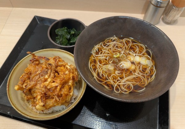 「朝セット・野菜かき揚げ丼(480円)+わかめ(クーポン)」@ゆで太郎 門前仲町店の写真