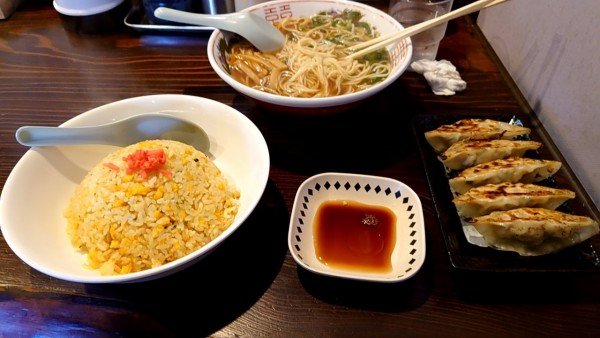 「ラーメン＋チャーハン＋餃子」@丸金ラーメンの写真