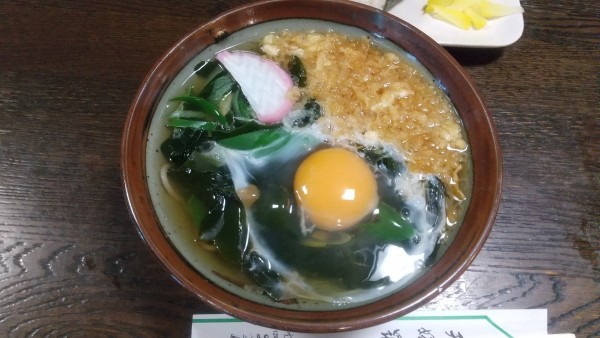 「ハイカラそば550円、生卵60円、わかめ70円」@更科の写真