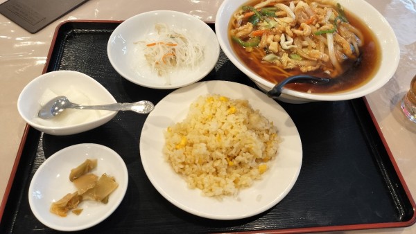 「豚肉の生姜細切りラーメンセット」@菜香園 大森店の写真