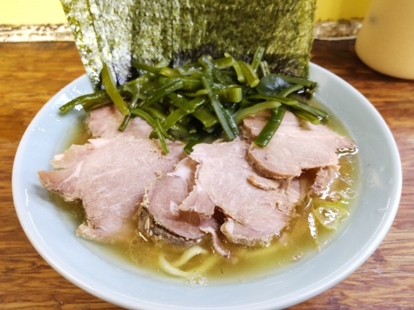 「チャーシューメン＋くきわかめ、のり」@まこと家の写真