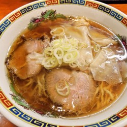 醤油ワンタン（900円）