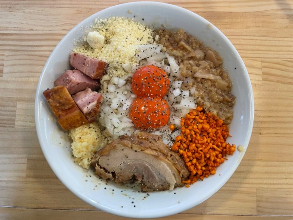 「【限定】カルボナーラ ¥1300」@鷹の目 西巣鴨店の写真