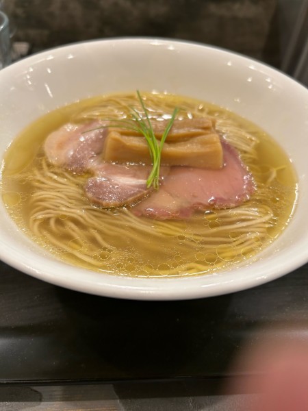 「塩鶏そば」@らぁ麺 やまぐちの写真