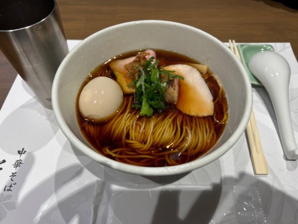 「熟成醤油そば（味玉付き）」@中華そば とちの葉の写真