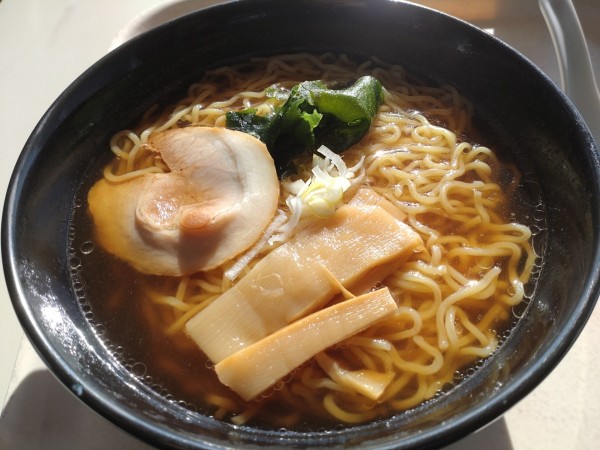 「醤油ラーメン（大盛）500円」@福島市庁舎東棟 9階展望食堂の写真