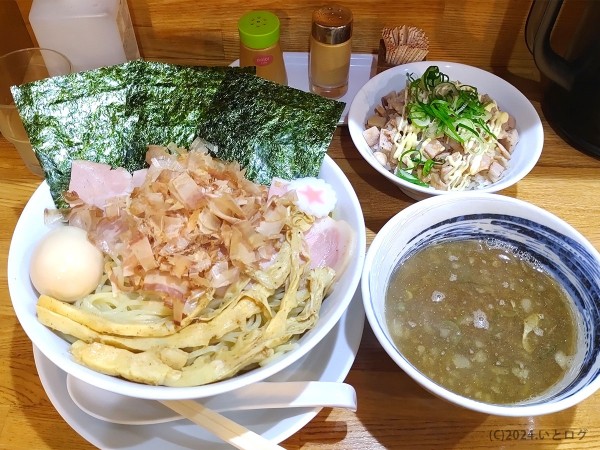 「特製花かつをつけめん 正油（麺特盛）」@まぐちゃんラーメンの写真