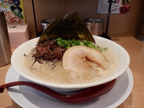 「ラーメン」@釜焚きとんこつ がっとん 町田店の写真
