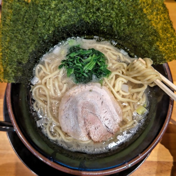 「塩ラーメン(820円)」@横浜家系ラーメン 飛龍家の写真