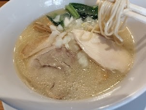 「濃厚鶏白湯らぁ麺(850)」@麺酒処 龍さん。の写真