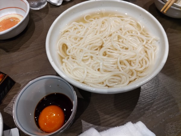 「あご出汁五島うどん（地獄炊き）」@九州居酒屋かてて 虎ノ門店の写真