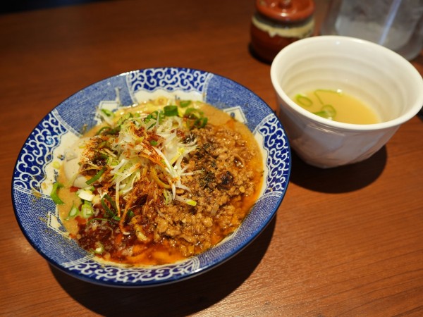 「汁なし担々麺＋白スープ」@中華そば 虎桜の写真