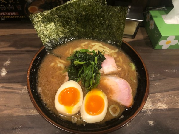 「のり玉ラーメン」@神田ラーメン わいず 神田本店の写真