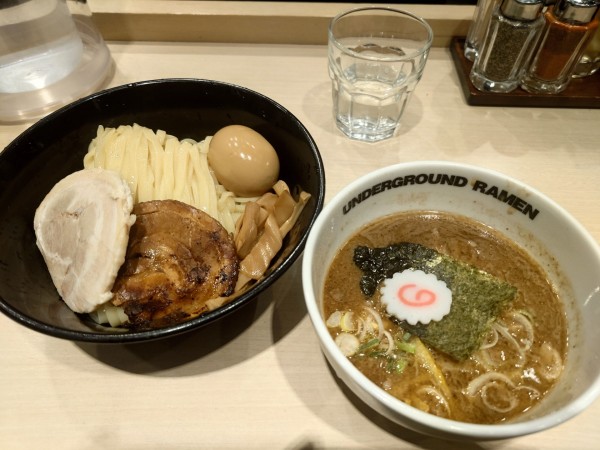 「特製つけ麺(濃厚、1230円)」@UNDERGROUND RAMEN 頑者 コクーンシティさいたま新都心店の写真