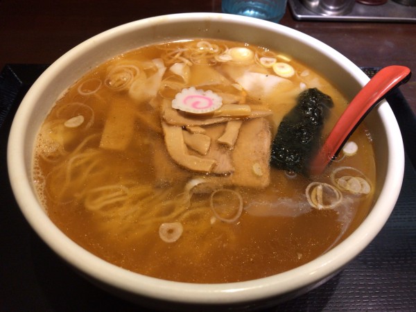 「ワンタンメン(中盛り) 1000円」@中華蕎麦 金魚の写真