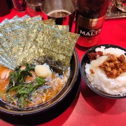 ラーメン(並)¥800+のり¥100+ライス無料+瓶ビール