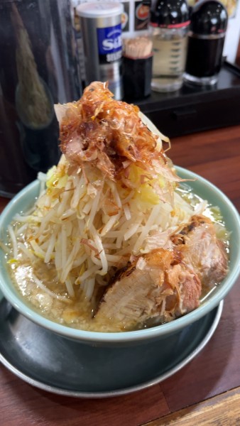 「ガッツ醤油　970円」@麺屋 彬の写真
