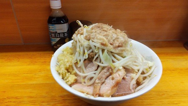 「小麺少なめ豚ダブルショウガ、ヤサイニンニクマシアブラ」@ラーメン二郎 立川店の写真