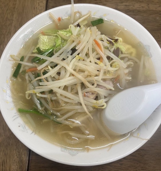 「タンメン(600円)＋ジャンボギョーザ3ヶセット(250円)」@陽気軒の写真