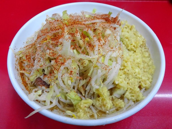 「小ラーメン（900円）＋塩ラーメン（100円）＋しょうが」@ラーメン二郎 越谷店の写真