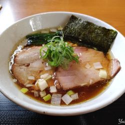 gold鶏油の醤油ラーメン(850円)