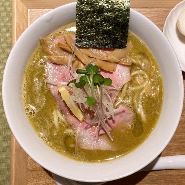 「濃厚牡蠣らぁ麺 ¥950 貝味玉 ¥150」@らぁ麺 牡蠣と貝の写真