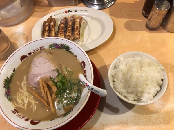 「ギョウザ定食」@天下一品 新宿西口店の写真