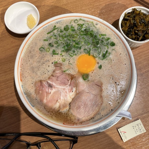 「月見ラーメン」@三代目 博多 だるま アクアシティお台場店の写真