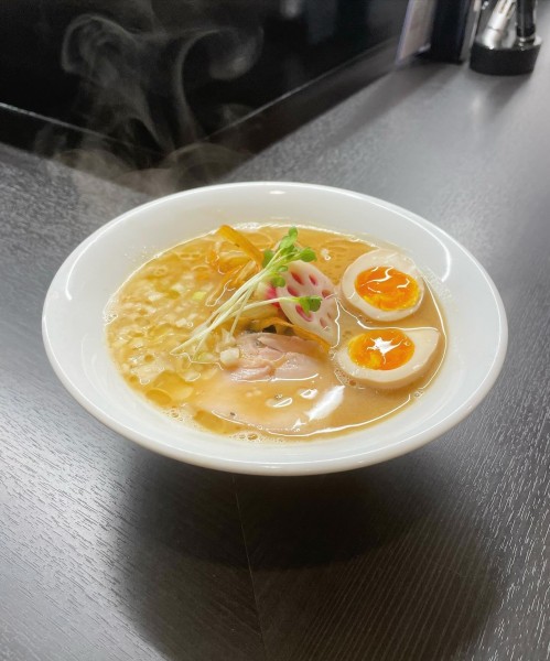 「贅沢鶏白湯そば」@麺屋わになるの写真