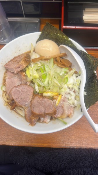 「特製モンナカブラックにネギトッピング」@東神田ら～めん3の写真