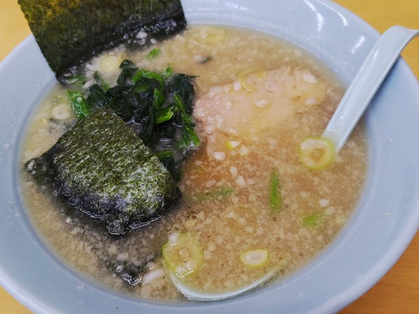「ラーメン（麺半玉）」@ラーメンショップ椿 河内店の写真