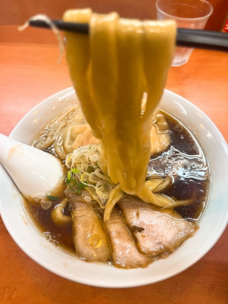 「海老ワンタンメン濃口」@日陰の写真