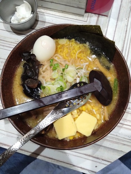 「味噌ラーメン＋バターコーン」@白樺山荘 札幌ラーメン横丁店の写真