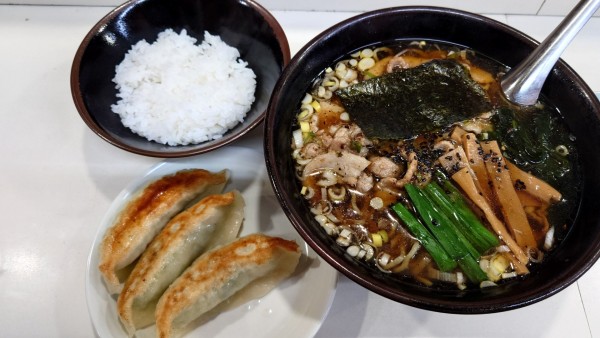 「1番セット 1100円」@手もみらーめん 十八番 北坂戸店の写真