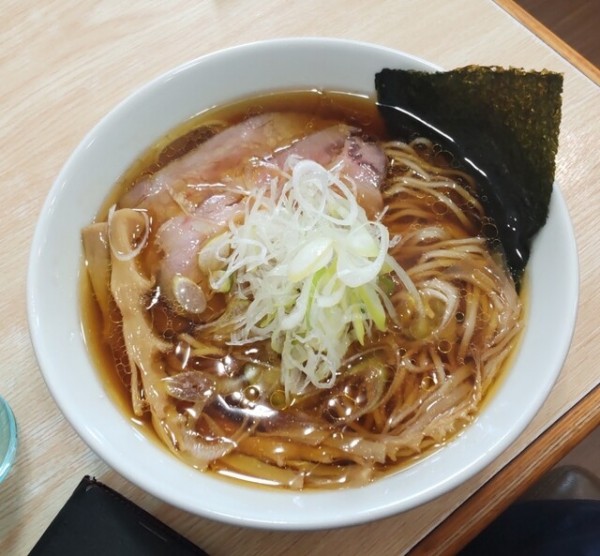 「醤油らーめん800円」@自家製麺たつ之也の写真