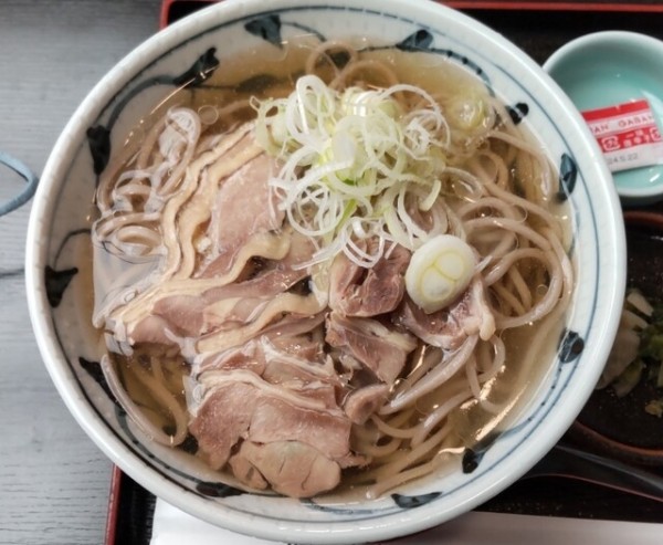 「冷たい肉蕎麦850円」@三十三間堂の写真