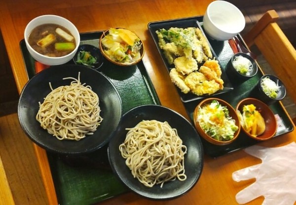 「十割もりそば並800円&小700円」@石臼十割そば森久の写真