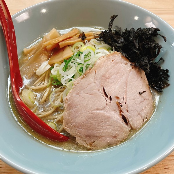 「らぁめん（醤油）」@自家製麺 つむぎの写真