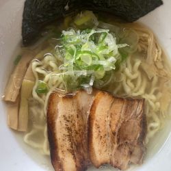 手揉み中華そば塩 900円