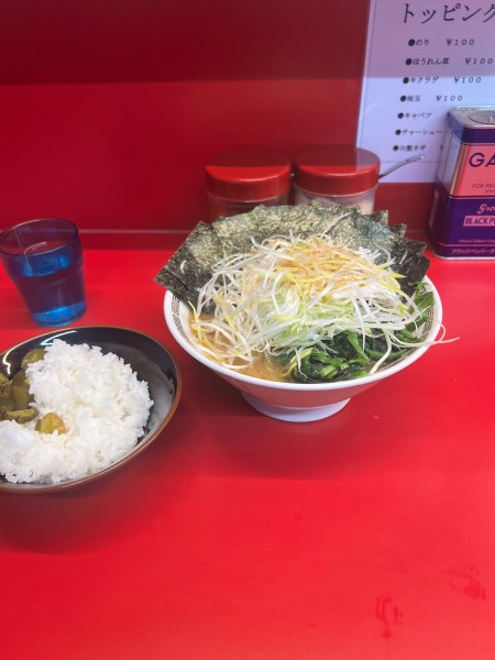 「喜ラーメン900円　ほうれん草　のり５枚」@家系ラーメン 佐々喜家の写真