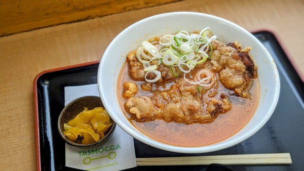 「赤城鶏の唐揚げ担々麺（1,100円）」@駒寄パーキングエリア 上り スナックコーナーの写真