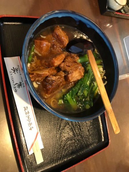 「牛バラつゆソバ 900円」@桃林の写真