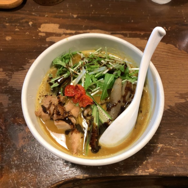 「【限定】鶏とカレーとマー油1000」@鶏の穴の写真